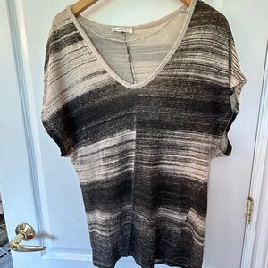Women’s 100% linen Zara W&B collection top in taupe and black. Size small